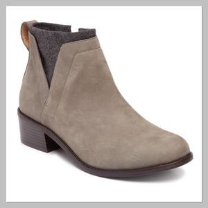 VIONIC "Joslyn" Grey Leather/Wool Ankle Boot